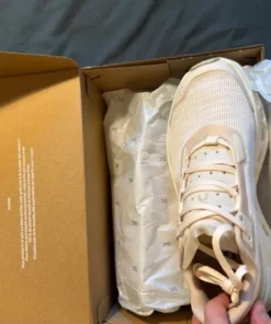 Sneakersy On Cloud monster Void