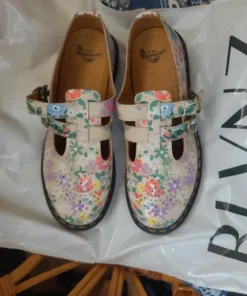 Sommarskor från DrMartens