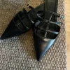 Spetsiga sandaler