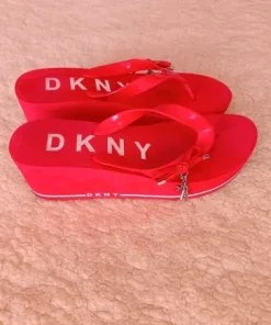 Sprzedam japonki na koturnie DKNY