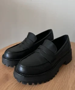 Stradivariuksen loafersit
