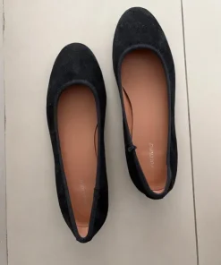 Svarta ballerina med klack