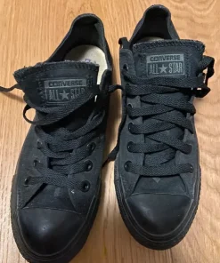 Svarta converse!