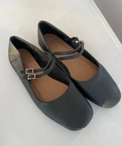 Svarta Mary Jane Ardene
