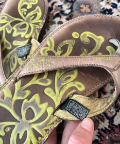 Teva brown leather flip flops