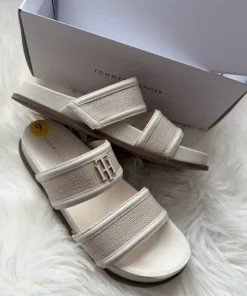 Tommy hilfiger kremowe beżowe białe klapki wsuwane klapeczki wygodne letnie