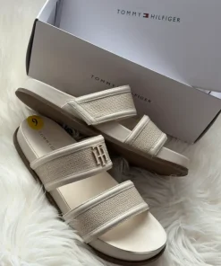Tommy hilfiger kremowe beżowe białe klapki wsuwane klapeczki wygodne letnie