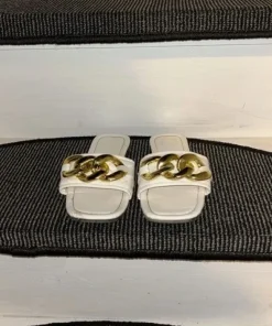 Trendy hvide sandaler med guldkæde – str. 36