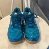 Träningsskor strl 45 från Adidas