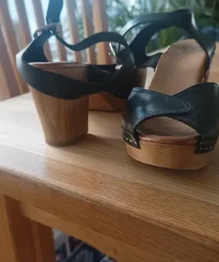 Träskor med klack 7-8 cm.ovandidan läder 150kr
