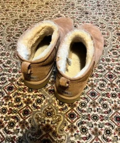 Ugg mini