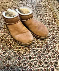 Ugg mini