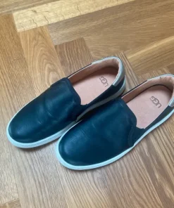UGG str. 36