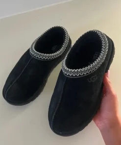 UGG tasman