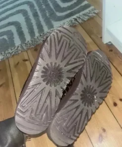 Ugg tasman