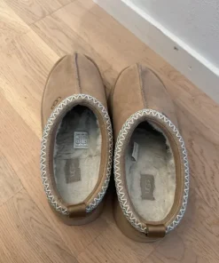 UGG Tazz Sand