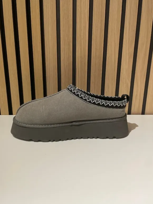 Uggs.