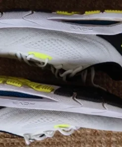 Under Armour storlek 42.5