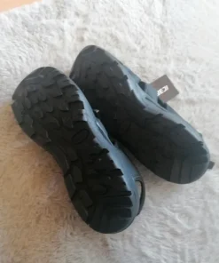 Uudet icepeak sandaali.