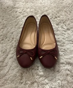 Vinröda ballerina skor