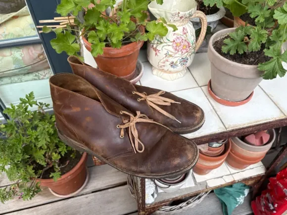 Vintage Clarks dessert boots