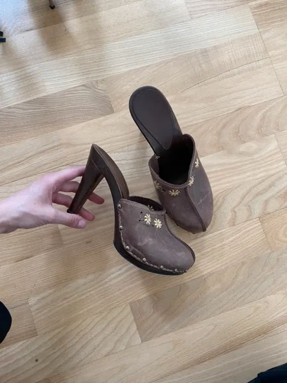 Vintage heels leather mules sandals