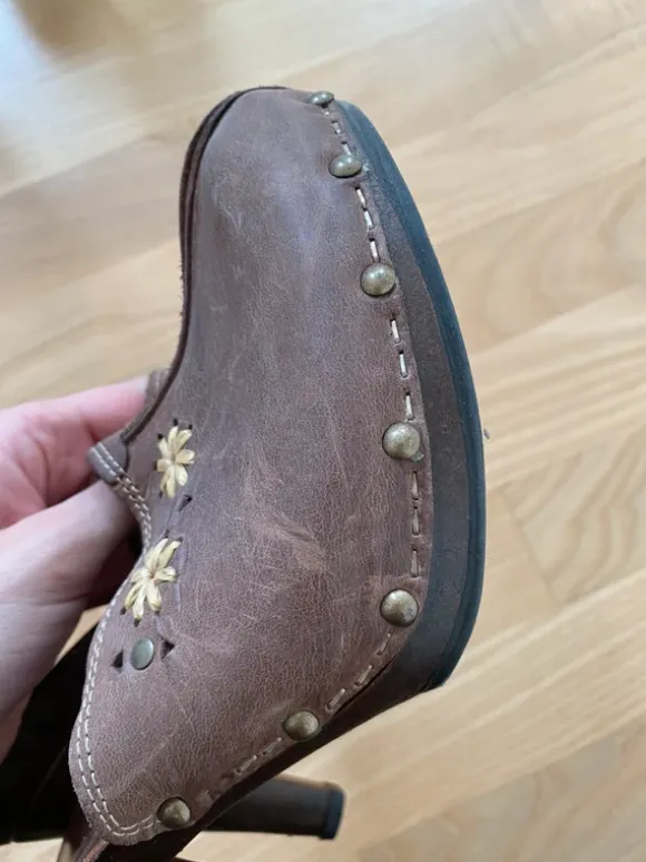 Vintage heels leather mules sandals