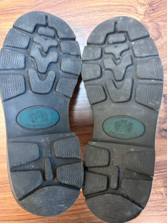 Vintage läderskor i storlek 40