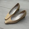 Vintage off white kitten heels