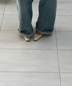 Vintage off white kitten heels
