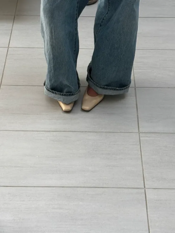 Vintage off white kitten heels