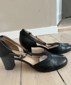 Viola Fonti T-strap sandals 40