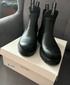 Viralowe kalosze Calvin Klein Jeans Chelsea Mid Rainboot