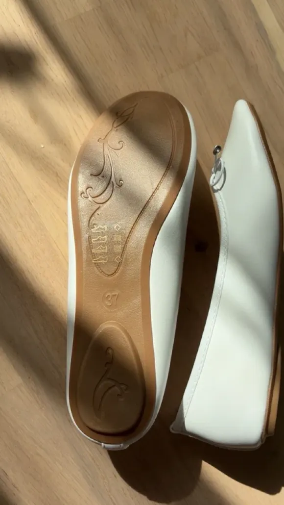 Vita ballerinaskor