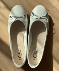 Vita ballerinaskor