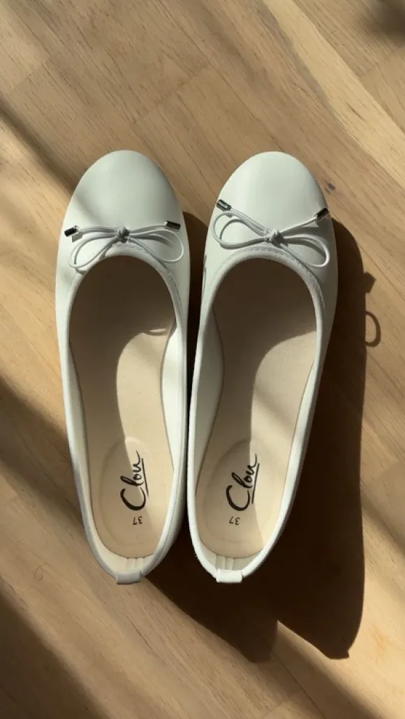 Vita ballerinaskor