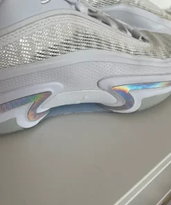 Vita Jordan basketbollskor nya