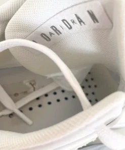 Vita Jordan basketbollskor nya