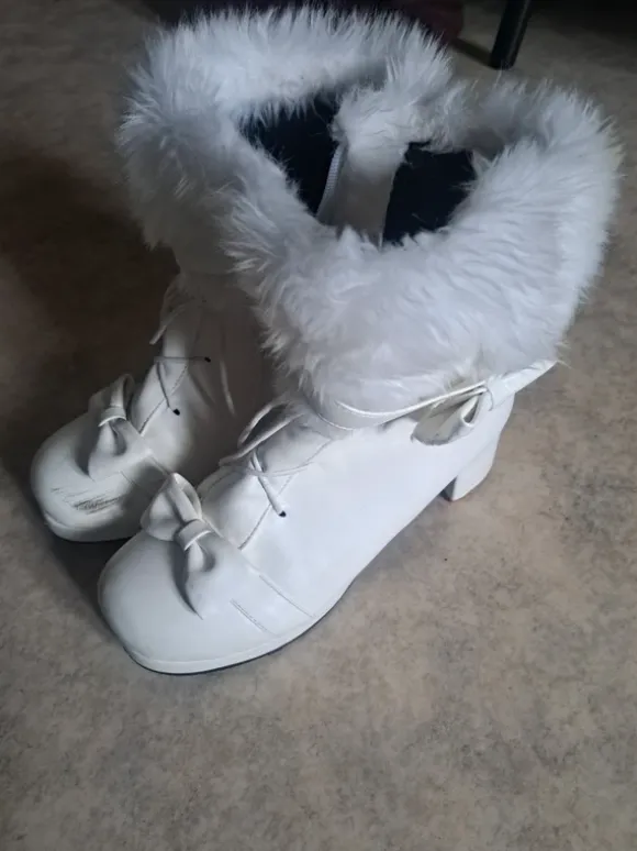 white lolita cutecore winter boots!