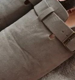 Wiralowe klapki damskie