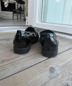 XLNT loafers i högblankt fejkskinn