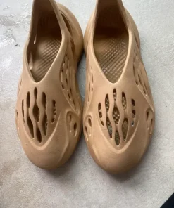Yeezy foam rnnr