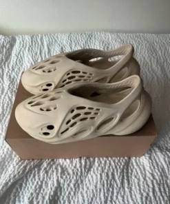 Yeezy foam runners