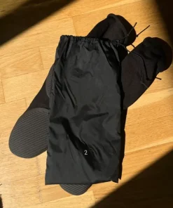 Yeezy pod shoes, size 2