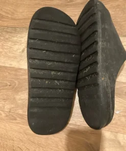 Yeezy slides
