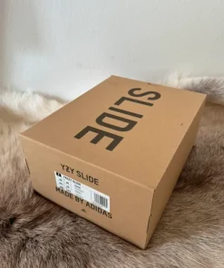 Yeezy Slides Onyx Brand new