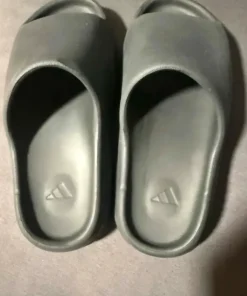 Yezzy Slide