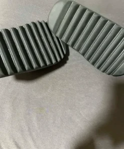 Yezzy Slide