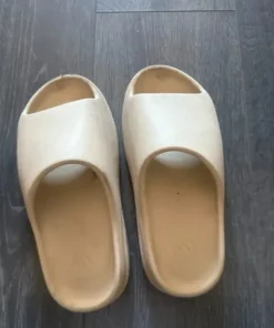 Yezzy slides