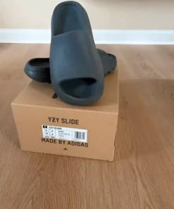 YZY slides